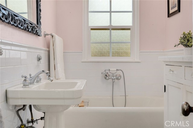 Detail Gallery Image 23 of 38 For 1433 Del Monte Dr, Glendale,  CA 91207 - 2 Beds | 1/1 Baths