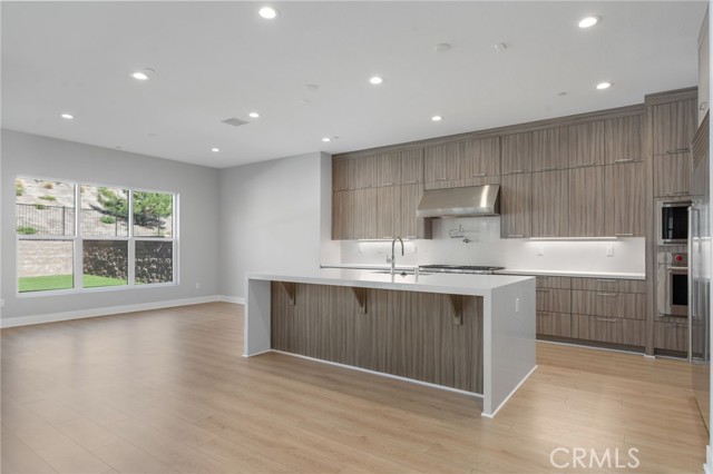 Detail Gallery Image 10 of 53 For 20637 W Hummingbird, Porter Ranch,  CA 91326 - 5 Beds | 5/1 Baths