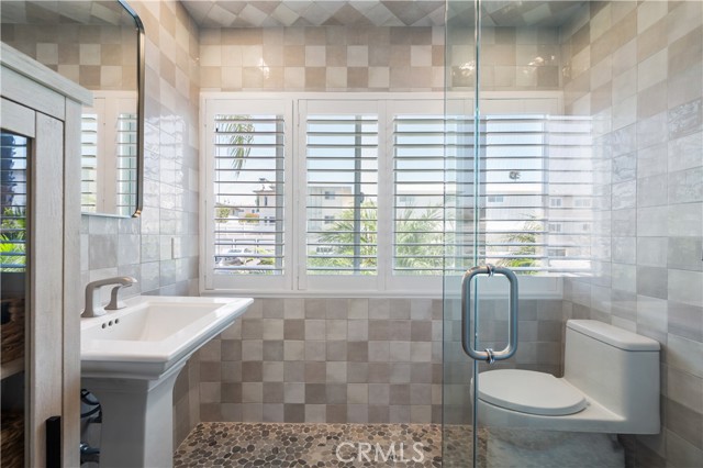 163 paseo de la concha, Redondo Beach CA: https://media.crmls.org/medias/3b3d7af5-3d34-42ca-bcf9-3bc9546b3fb9.jpg