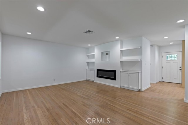Detail Gallery Image 2 of 19 For 706 Tufts Ave, Burbank,  CA 91504 - 3 Beds | 2 Baths