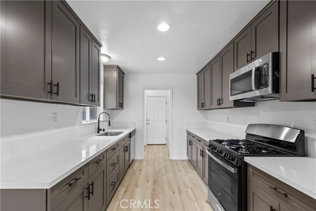 Detail Gallery Image 24 of 50 For 18264 Pine, Fontana,  CA 92335 - 3 Beds | 2 Baths