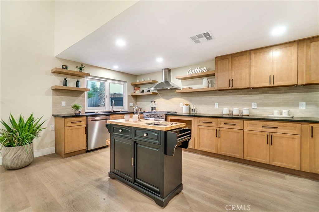 MLS #OC25260184 image #43