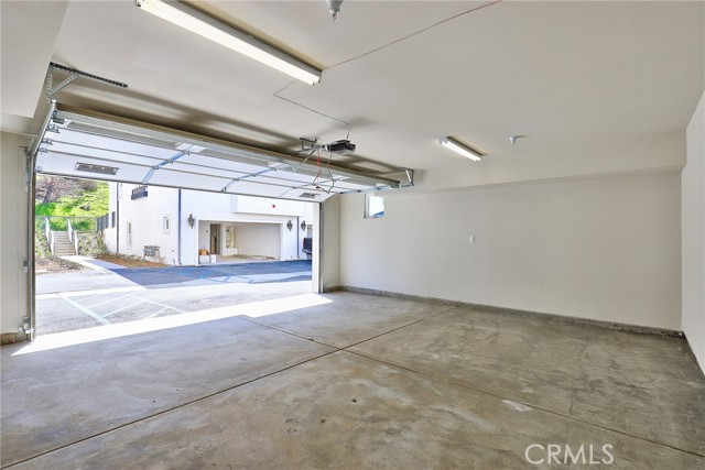 6 Oakmont Street, Phillips Ranch CA: https://media.crmls.org/medias/3b3e660d-01b4-4297-9817-c301ec228ae3.jpg