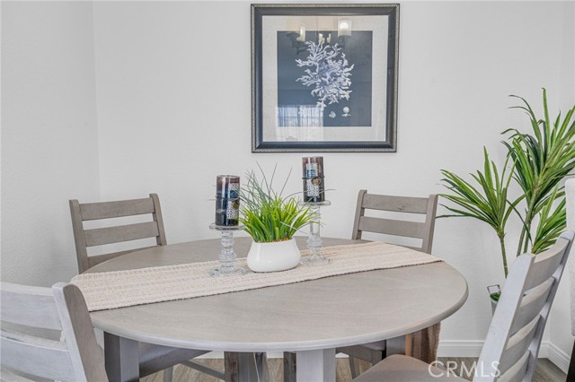 Detail Gallery Image 5 of 17 For 1030 N Loma Ave #101,  Long Beach,  CA 90804 - 2 Beds | 2 Baths