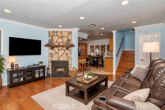 Front Image Thumbnail for CRDW26014624