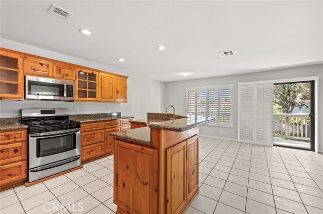 Detail Gallery Image 12 of 54 For 565 Ophir Cir, San Dimas,  CA 91773 - 2 Beds | 2 Baths