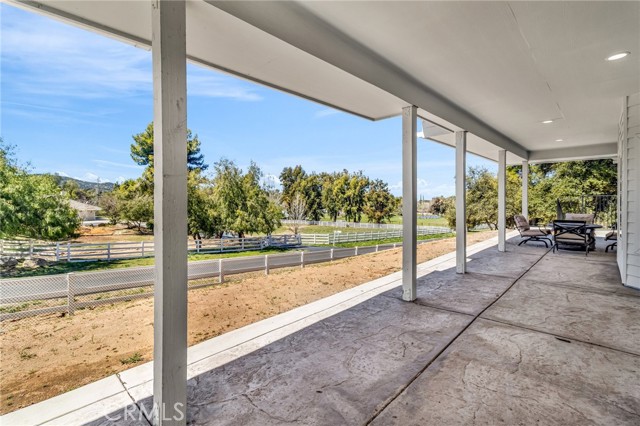 35426 Calle Grande, Lake Elsinore CA: https://media.crmls.org/medias/3b3f3628-55d6-4e4e-8026-7b67c42b440a.jpg