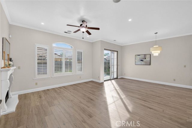 Detail Gallery Image 23 of 44 For 1563 E via Mirasol, Fresno,  CA 93730 - 4 Beds | 3 Baths