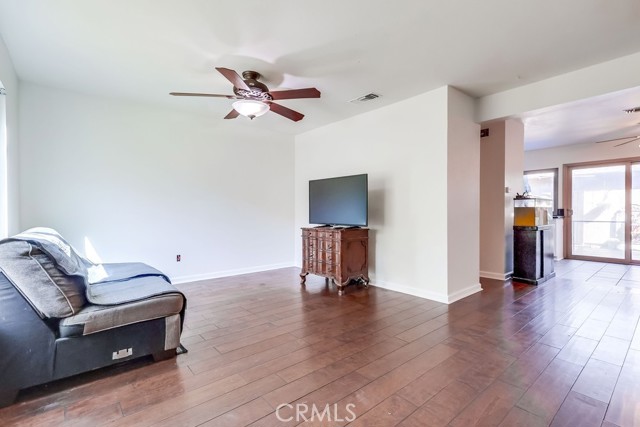 3888 Chelsea Drive, La Verne CA: https://media.crmls.org/medias/3b3ff9bd-e5b7-452f-8b69-de93cc247fa5.jpg