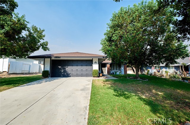 Detail Gallery Image 1 of 17 For 1936 Conejo St, Corona,  CA 92882 - 3 Beds | 1/1 Baths