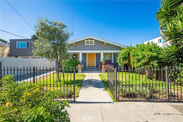 Detail Gallery Image 1 of 70 For 1610 W 36th Place, Los Angeles,  CA 90018 - 4 Beds | 2/1 Baths