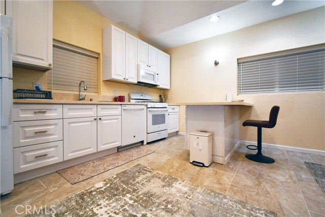 Detail Gallery Image 38 of 42 For 6508 Moorcroft Ave, Woodland Hills,  CA 91303 - 5 Beds | 3/1 Baths