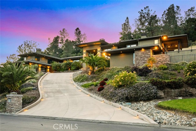 3386 Canyon Oaks Terrace, Chico CA: https://media.crmls.org/medias/3b40d8f9-19e2-4836-b657-3b6d3ca91039.jpg
