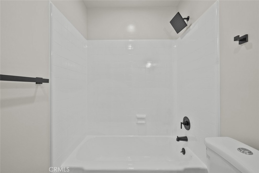 https://media.crmls.org/medias/3b40f643-a640-4321-a454-5f9f3eb4094e.jpg?preset=X-Large