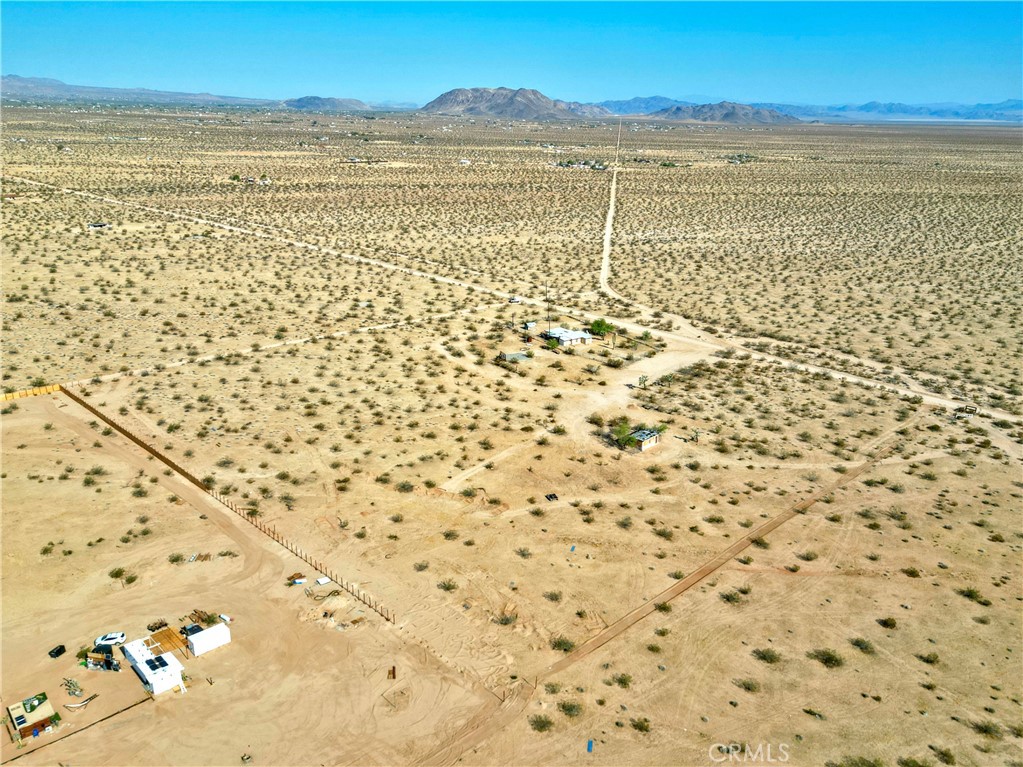 https://media.crmls.org/medias/3b410837-8573-471a-aa30-a116f1e9e9d1.jpg?preset=X-Large