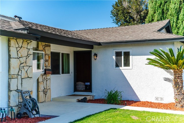 630 Shady Ln, Placentia CA: https://media.crmls.org/medias/3b419f62-7722-4310-8ba8-e4c2f9aa8872.jpg