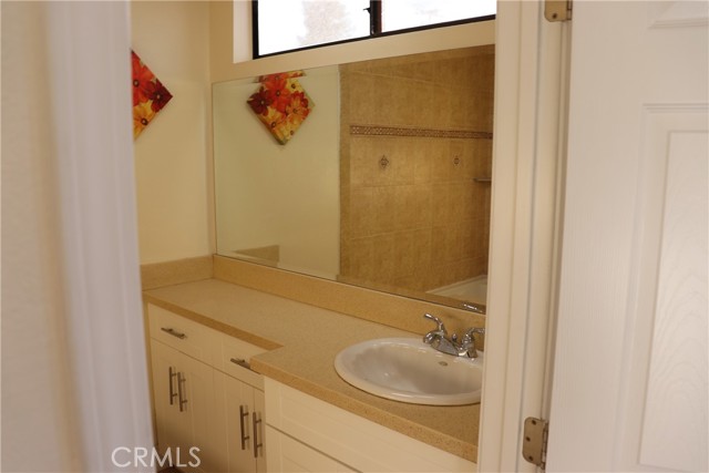 Detail Gallery Image 18 of 22 For 13243 Vanowen #5,  North Hollywood,  CA 91605 - 2 Beds | 3 Baths