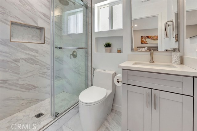 24017 Sylvan Street, Woodland Hills CA: https://media.crmls.org/medias/3b421b96-4604-4a48-9013-0ff5ded12cb7.jpg