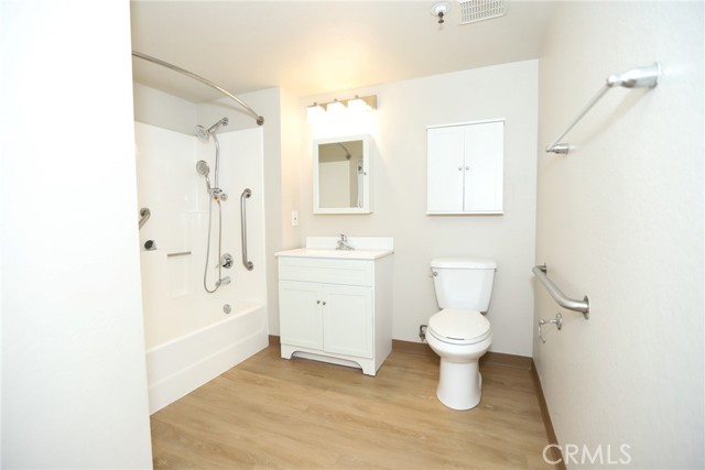 Detail Gallery Image 9 of 22 For 1801 Aviation Way #317,  Redondo Beach,  CA 90278 - 2 Beds | 1 Baths