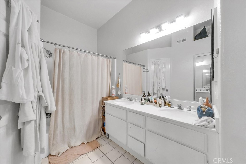 MLS #OC25254293 image #22