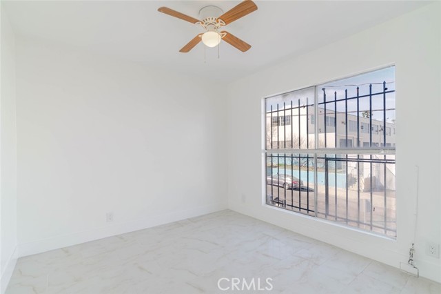 Detail Gallery Image 11 of 20 For 1116 S Berendo St #4,  Los Angeles,  CA 90006 - 2 Beds | 1 Baths