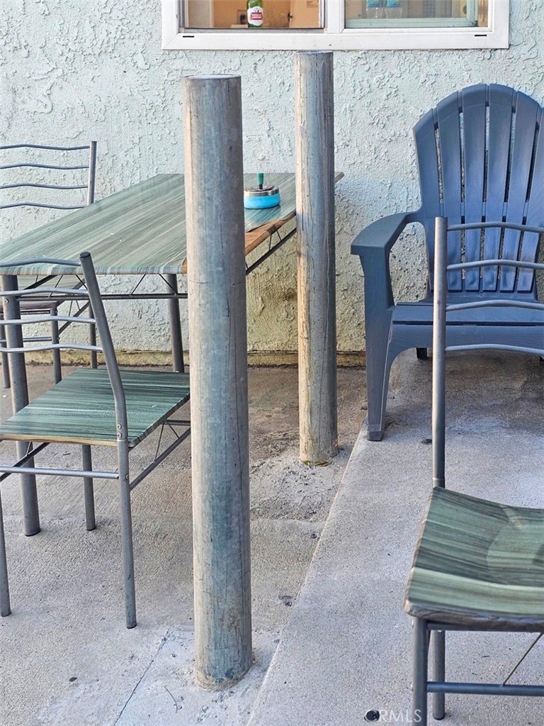 https://media.crmls.org/medias/3b4379d3-bbb8-469b-ae84-f2904befb0cc.jpg?preset=X-Large