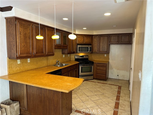 Detail Gallery Image 6 of 9 For 2600 Calle Hermosa, Thousand Oaks,  CA 91360 - 3 Beds | 2/1 Baths