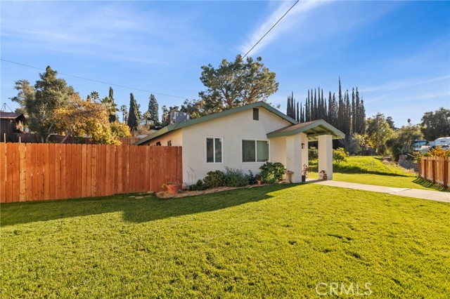 Detail Gallery Image 3 of 20 For 164 E Highland Ave, Redlands,  CA 92373 - 3 Beds | 1 Baths