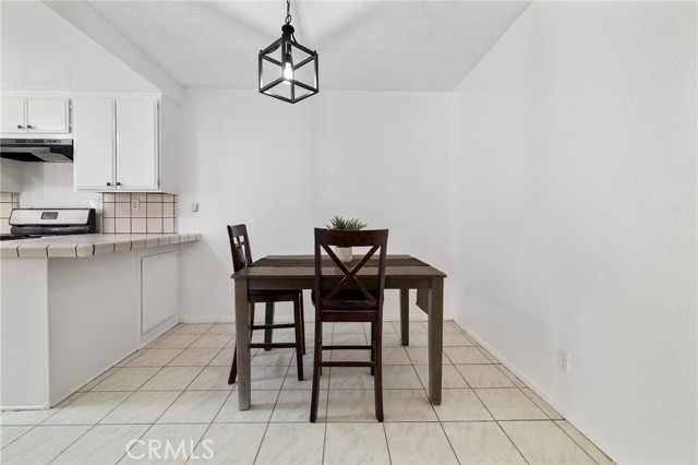 Detail Gallery Image 11 of 42 For 13534 Cordary Ave #14,  Hawthorne,  CA 90250 - 3 Beds | 3 Baths