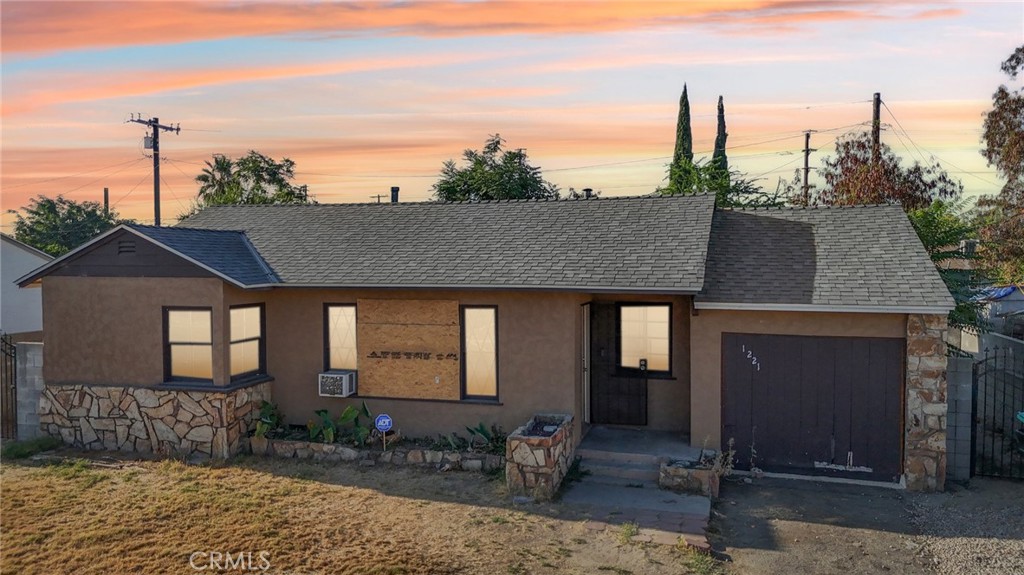 1221 Cummings Way