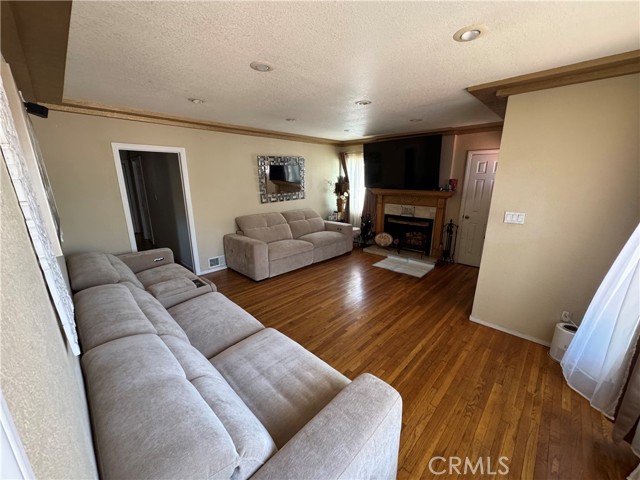 Detail Gallery Image 7 of 15 For 1043 Lagoon Ave, Wilmington,  CA 90744 - 3 Beds | 2 Baths