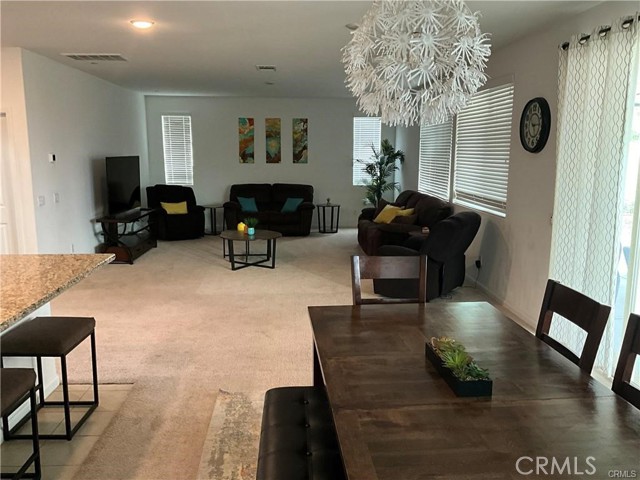 Detail Gallery Image 11 of 26 For 1461 Pluto Ct, Beaumont,  CA 92223 - 4 Beds | 3 Baths