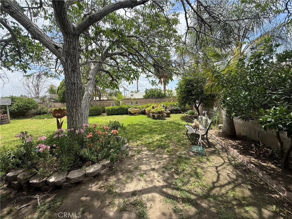 https://media.crmls.org/medias/3b458f96-148b-48ff-a812-2867f4074e0b.jpg?preset=X-Large