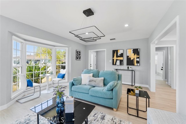 8460 Truxton Avenue, Los Angeles CA: https://media.crmls.org/medias/3b4605c6-e93f-46db-99d6-4816653975f7.jpg