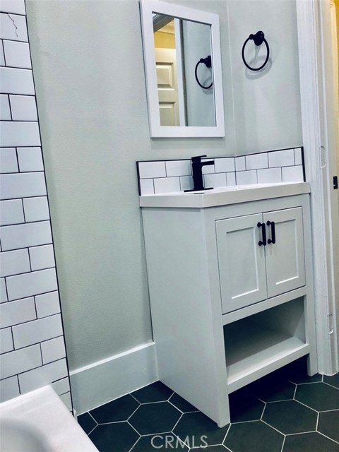 Detail Gallery Image 13 of 62 For 5106 Crenshaw Bld, Los Angeles,  CA 90043 - 4 Beds | 3 Baths