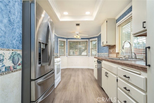 Detail Gallery Image 10 of 31 For 3901 San Lorenzo River Rd, Ontario,  CA 91761 - 4 Beds | 2 Baths