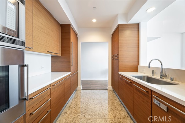 Detail Gallery Image 11 of 32 For 900 W Olympic Blvd #UNIT 32I,  Los Angeles,  CA 90015 - 2 Beds | 2 Baths