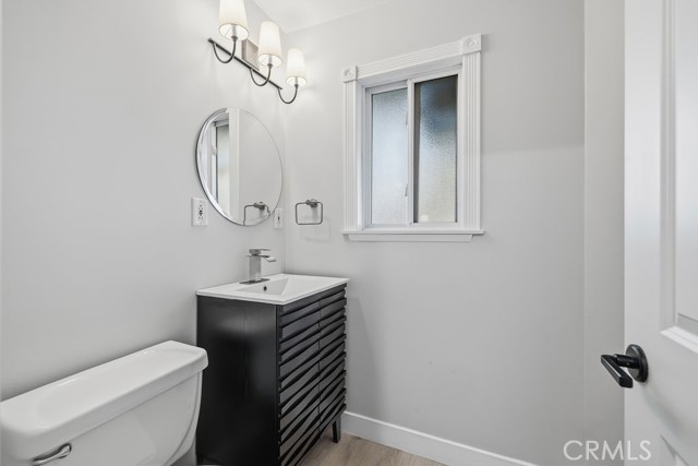 Detail Gallery Image 23 of 33 For 10557 Reseda, Northridge,  CA 91326 - 4 Beds | 3 Baths