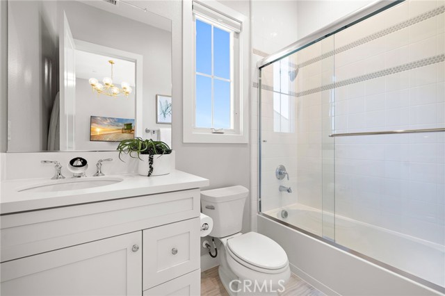 Detail Gallery Image 38 of 54 For 93 Interstellar, Irvine,  CA 92618 - 6 Beds | 6/1 Baths