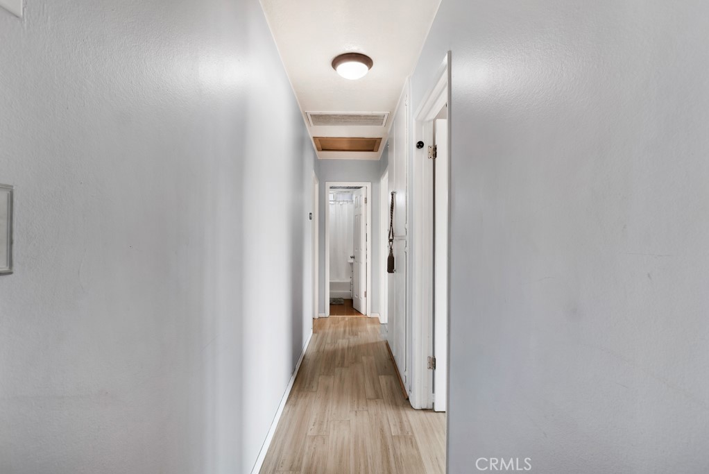 https://media.crmls.org/medias/3b47e39d-4981-4ca6-add6-df7c86adbabf.jpg?preset=X-Large