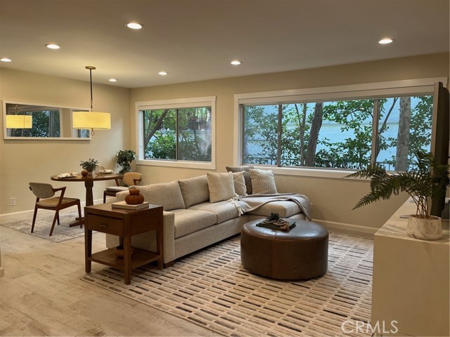 Front Image Thumbnail for CROC26008941