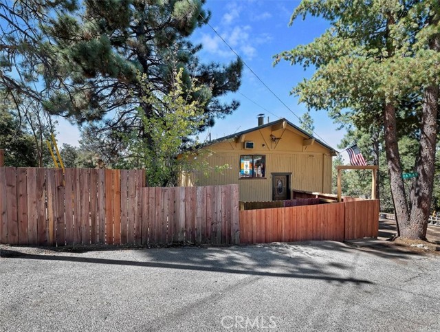 Detail Gallery Image 1 of 35 For 26745 Hopkins Rd, Idyllwild,  CA 92549 - 2 Beds | 1/1 Baths