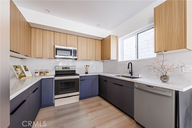 Detail Gallery Image 13 of 43 For 13461 Beach Ave, Marina Del Rey,  CA 90292 - – Beds | – Baths