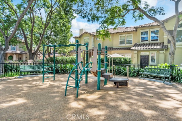 6118 Citracado Circle, Carlsbad CA: https://media.crmls.org/medias/3b4a004d-9c37-43ce-9513-8ab1c3595e96.jpg