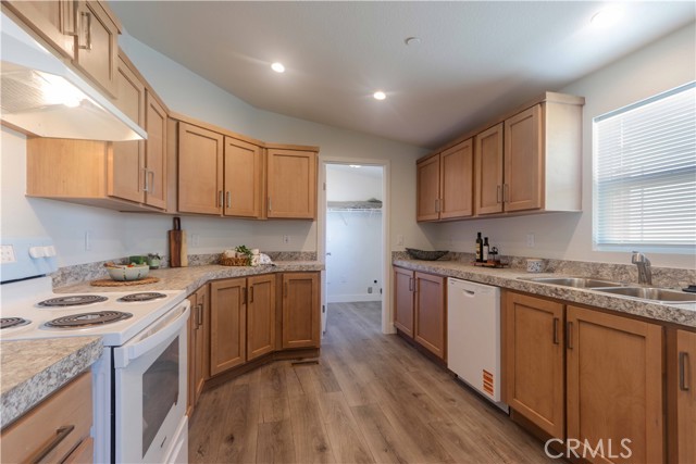 Detail Gallery Image 12 of 22 For 17457 Ranspot, Lake Elsinore,  CA 92530 - 3 Beds | 2 Baths