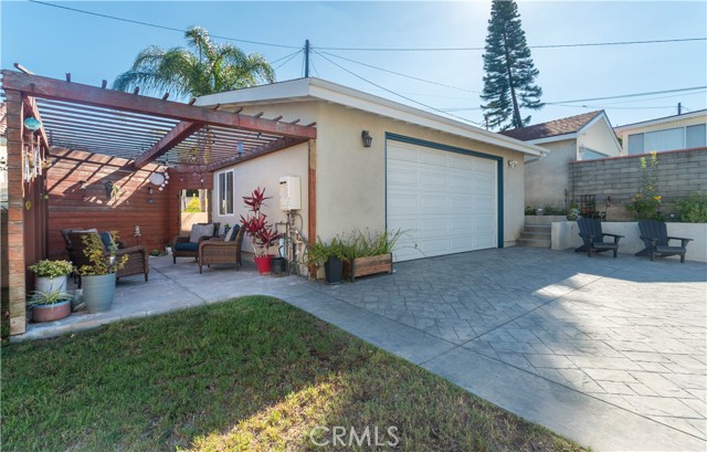 Detached Garage