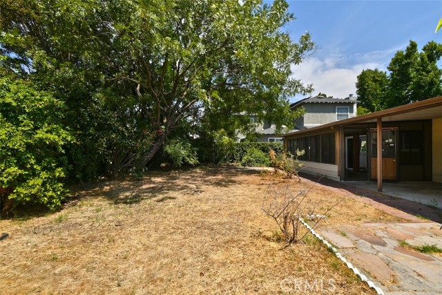 631 N Evergreen Street, Burbank CA: https://media.crmls.org/medias/3b4bb53e-7727-4b22-abc1-c9807a563fc9.jpg