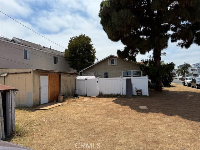 920 California Street, Huntington Beach CA: https://media.crmls.org/medias/3b4bfd67-33e2-4f25-8fa2-490dcbcad533.jpg