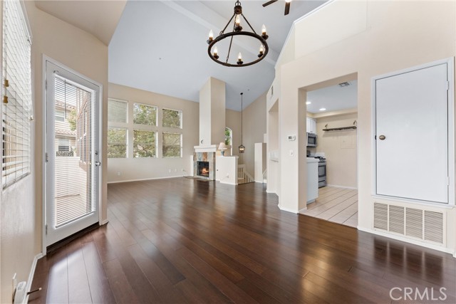 4 Paseo Del Sol, Rancho Santa Margarita CA: https://media.crmls.org/medias/3b4c1e89-0258-46c1-85e9-461f96dfb167.jpg