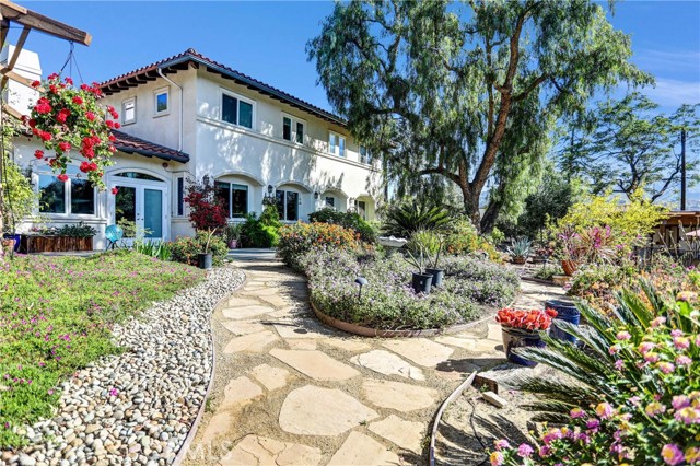 10345 McBroom Street, Sunland CA: https://media.crmls.org/medias/3b4c572b-9163-4866-bc84-59bc34482555.jpg